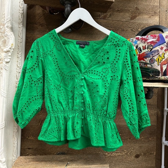 Sanctuary Green Eyelet Peplum Button-Front Top – XS - Picture 4 of 8